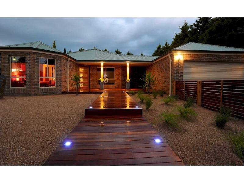 2 Tennis Court, Mornington VIC 3931