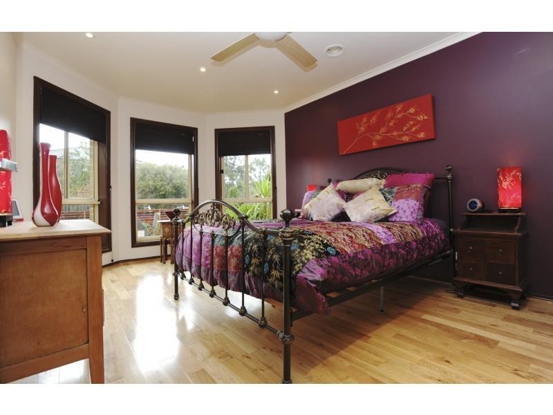 2 Tennis Court, Mornington VIC 3931