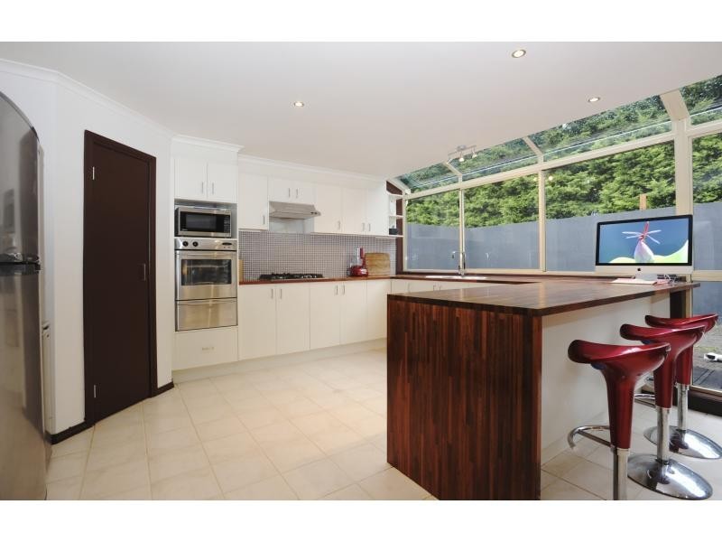 2 Tennis Court, Mornington VIC 3931