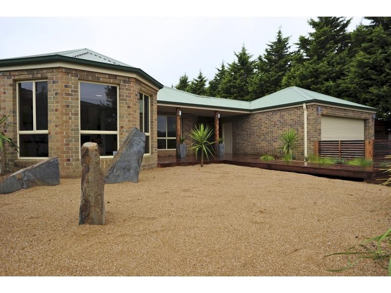 2 Tennis Court, Mornington VIC 3931