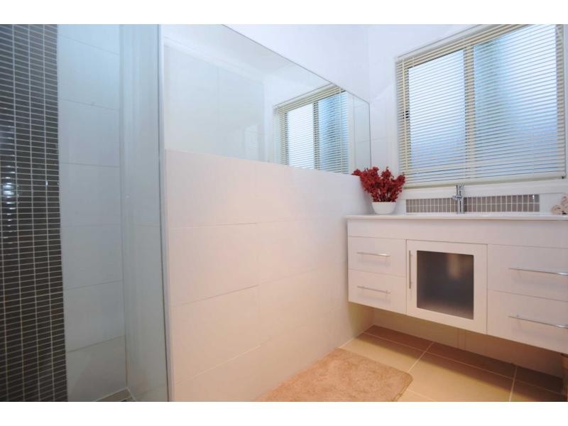 2 Tennis Court, Mornington VIC 3931