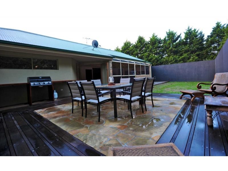 2 Tennis Court, Mornington VIC 3931