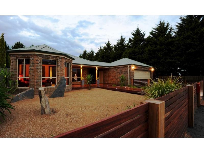 2 Tennis Court, Mornington VIC 3931