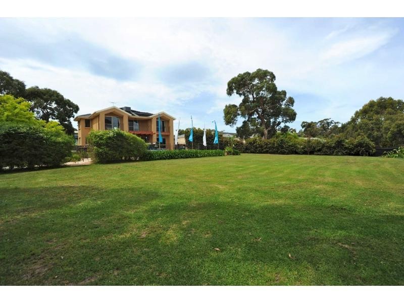4 Ferne Place, Mount Martha VIC 3934