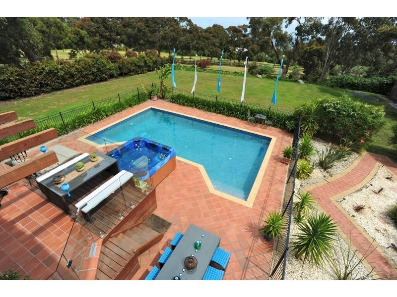 4 Ferne Place, Mount Martha VIC 3934