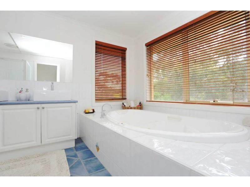 4 Ferne Place, Mount Martha VIC 3934