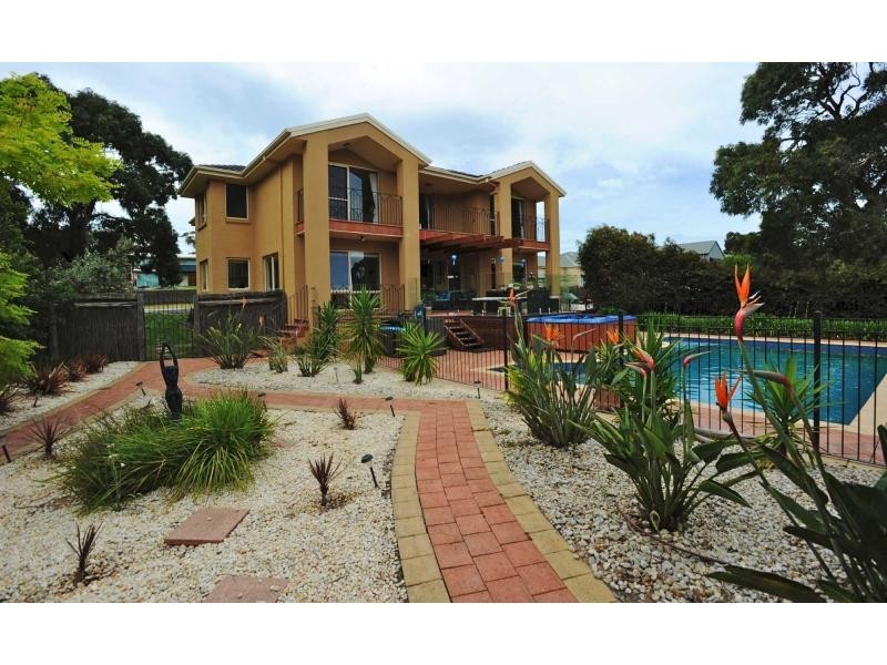 4 Ferne Place, Mount Martha VIC 3934