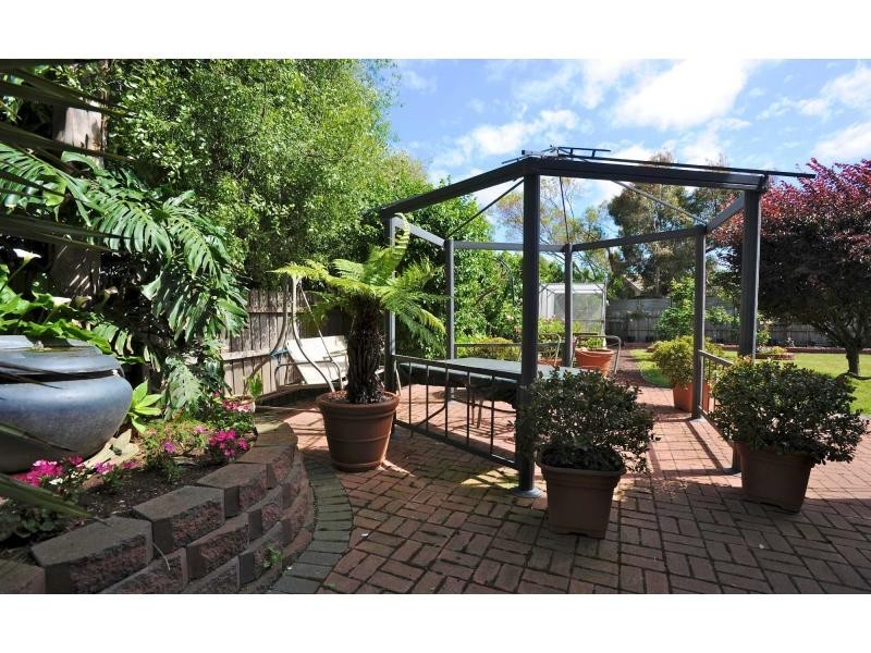 8 Casuarina Close, Mornington VIC 3931