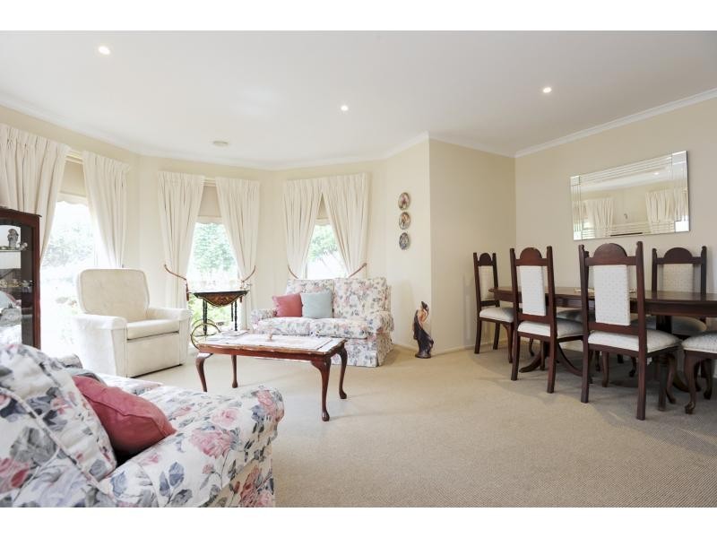 24 Moorhead Avenue, Mornington VIC 3931