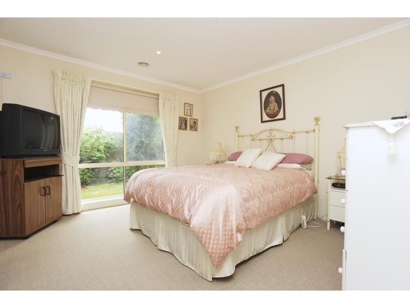 24 Moorhead Avenue, Mornington VIC 3931