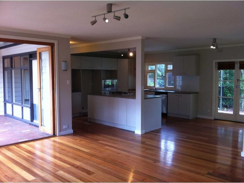 9 Redbourne Avenue, Mount Eliza VIC 3930