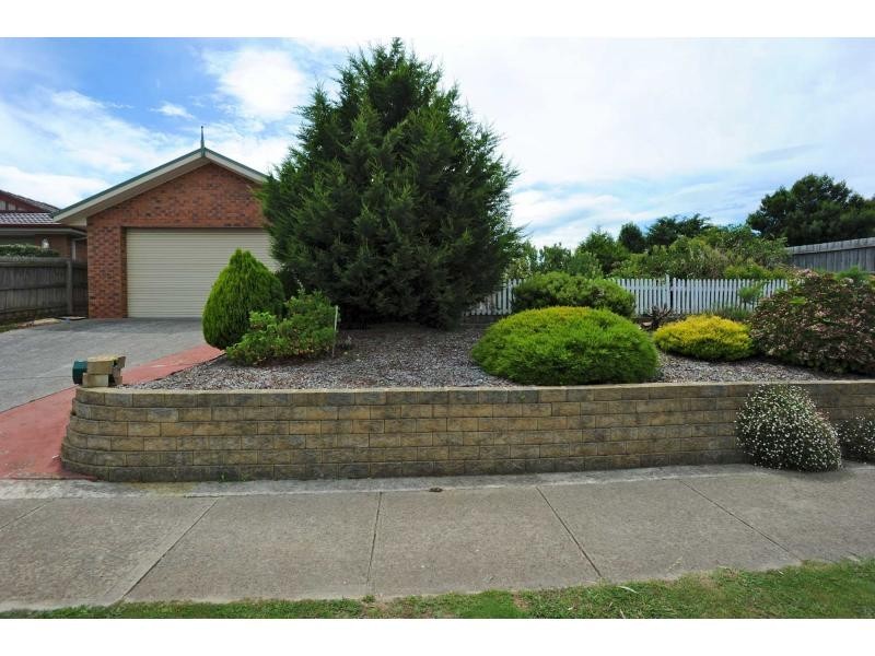 25 Caversham Drive, Mornington VIC 3931