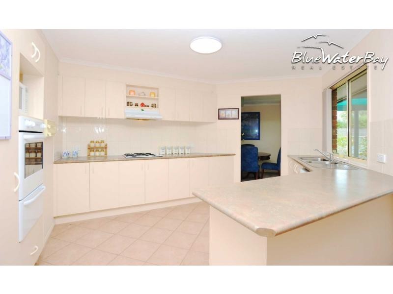 47 Parkside Crescent, Mornington VIC 3931