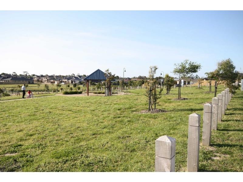 10 Sefton Grange, Mount Martha VIC 3934