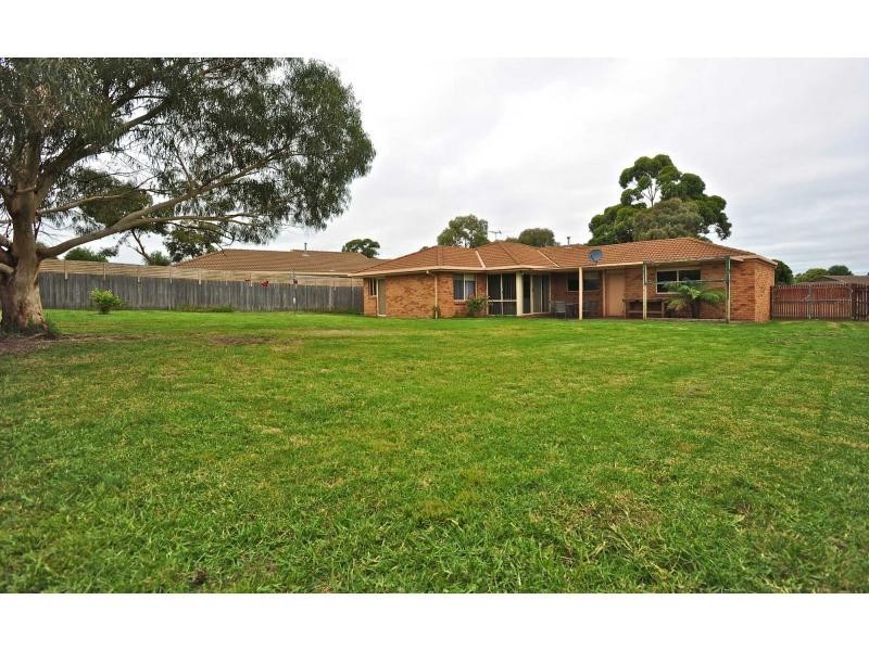 29 Parwan Crescent, Mornington VIC 3931
