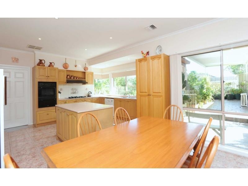 29 Parkside Crescent, Mornington VIC 3931