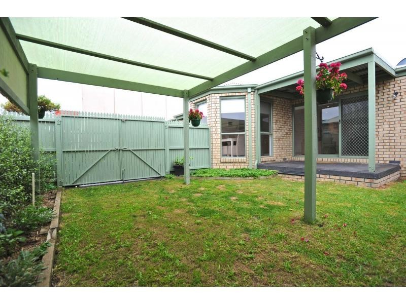 2/2 Kent Street, Mornington VIC 3931