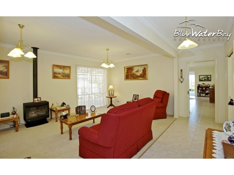 8 Caversham Drive, Mornington VIC 3931