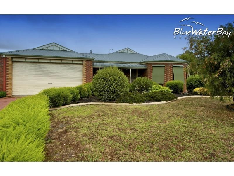 8 Caversham Drive, Mornington VIC 3931