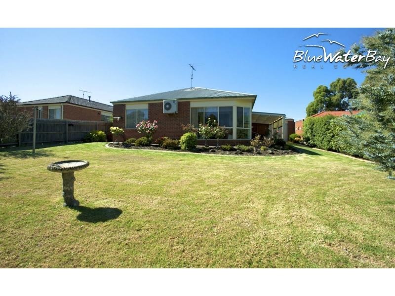 8 Caversham Drive, Mornington VIC 3931