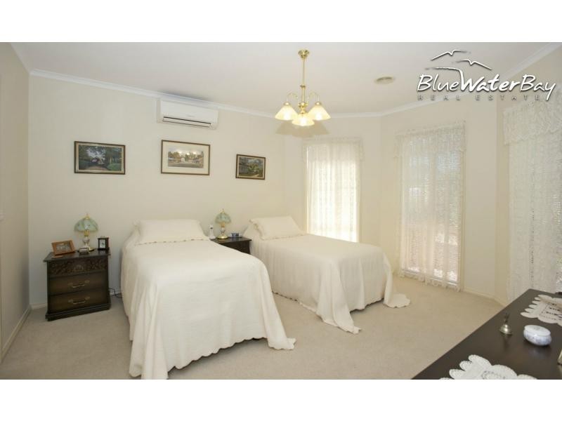 8 Caversham Drive, Mornington VIC 3931