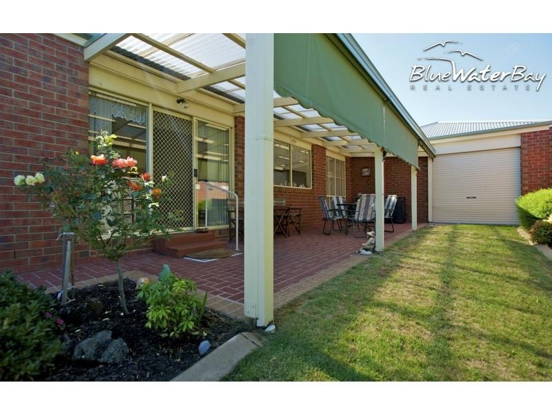 8 Caversham Drive, Mornington VIC 3931