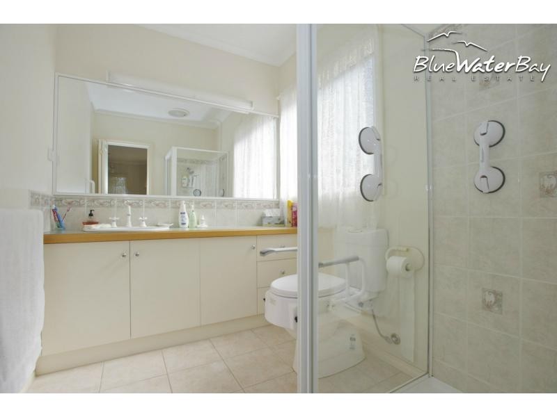 8 Caversham Drive, Mornington VIC 3931