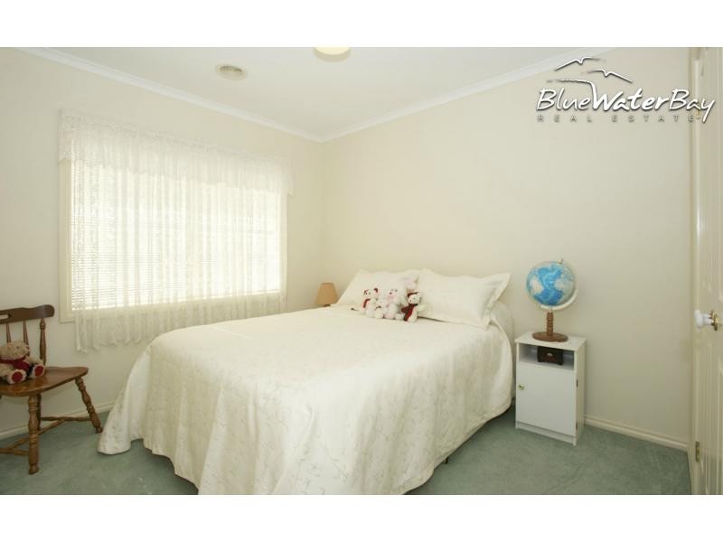 8 Caversham Drive, Mornington VIC 3931