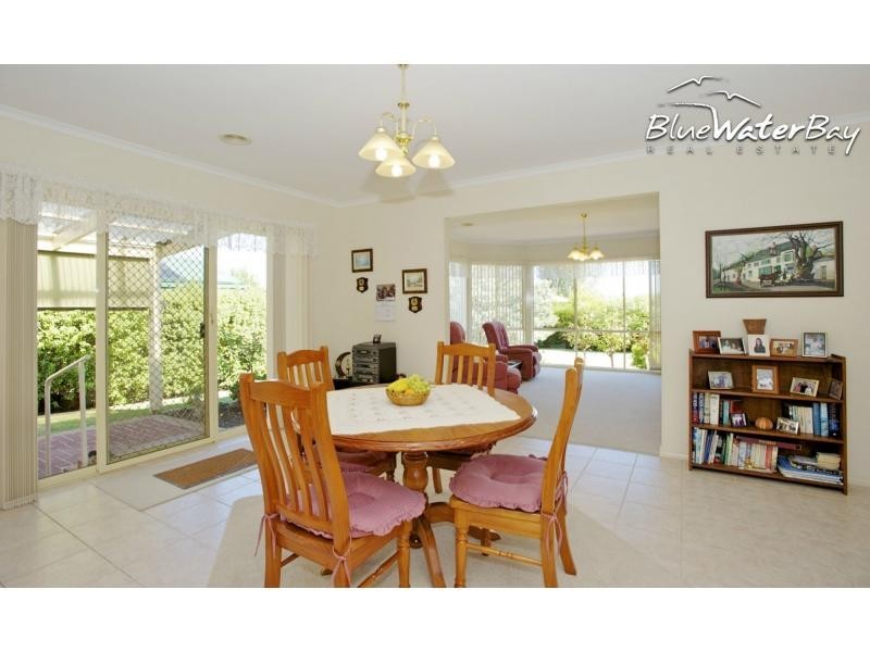 8 Caversham Drive, Mornington VIC 3931