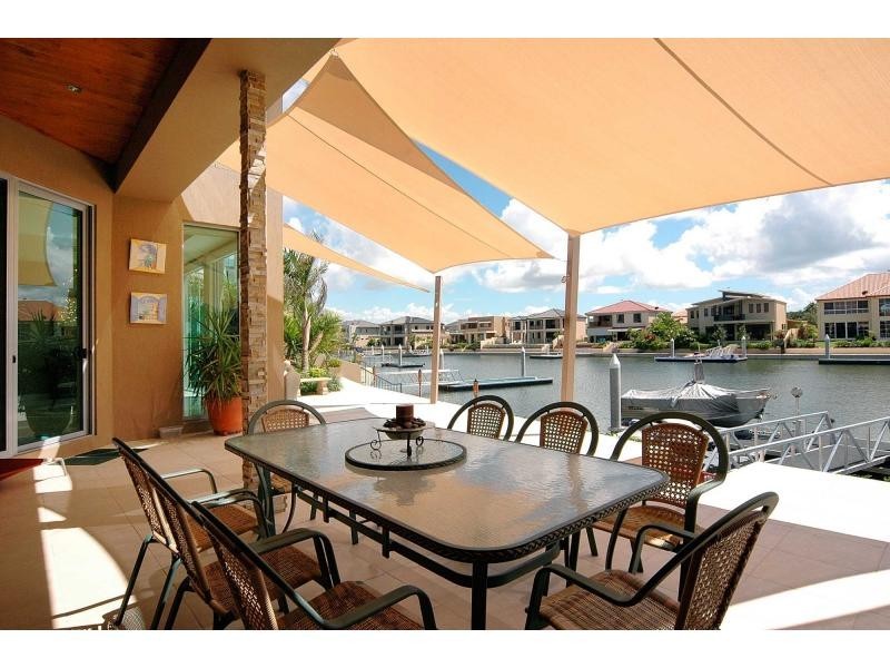 9 King James Court, Sovereign Islands, Paradise Point QLD 4216