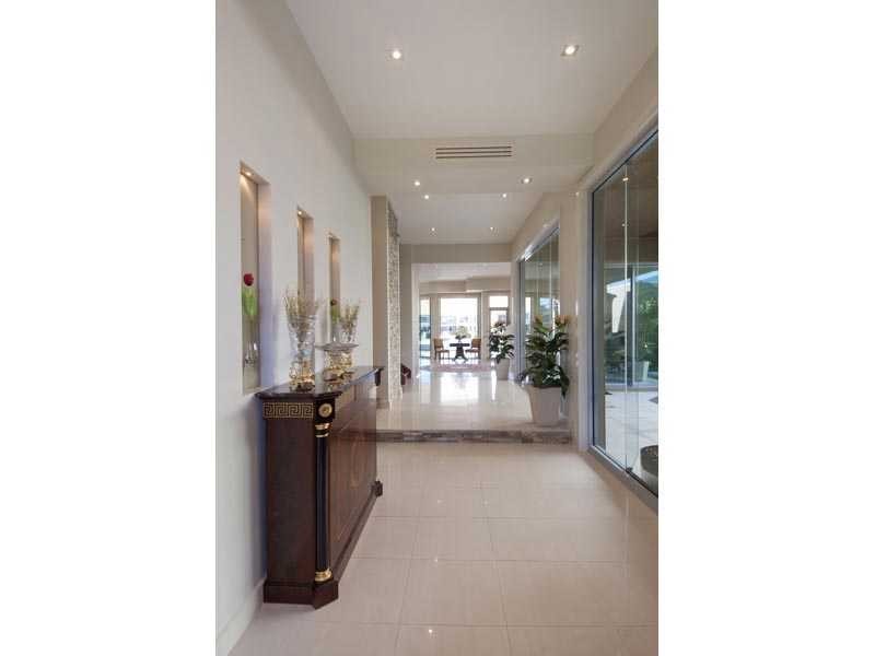 9 King James Court, Sovereign Islands, Paradise Point QLD 4216