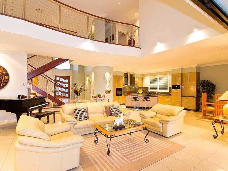 7 King James Court, Sovereign Islands, Paradise Point QLD 4216