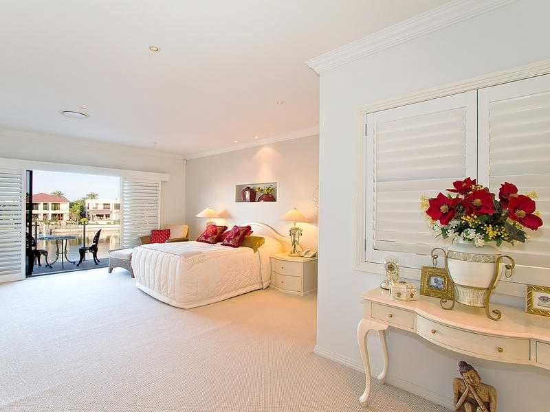 7 King James Court, Sovereign Islands, Paradise Point QLD 4216