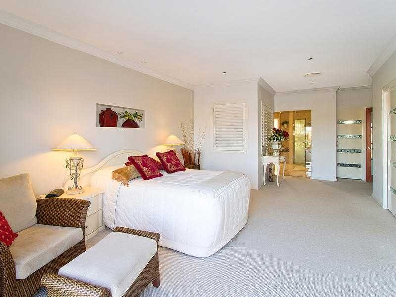 7 King James Court, Sovereign Islands, Paradise Point QLD 4216