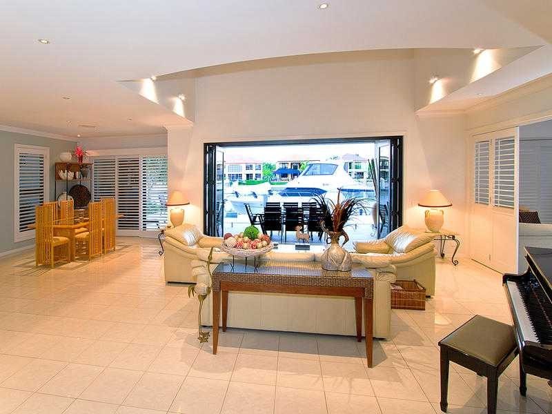 7 King James Court, Sovereign Islands, Paradise Point QLD 4216