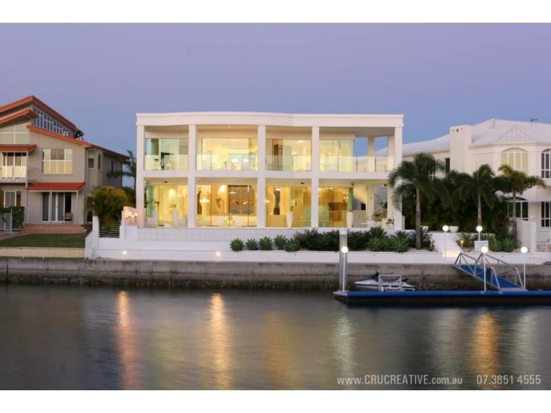23 Queen Guineveres Place, Sovereign Islands, Paradise Point QLD 4216