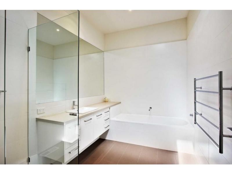 8 Young Street, Brighton VIC 3186