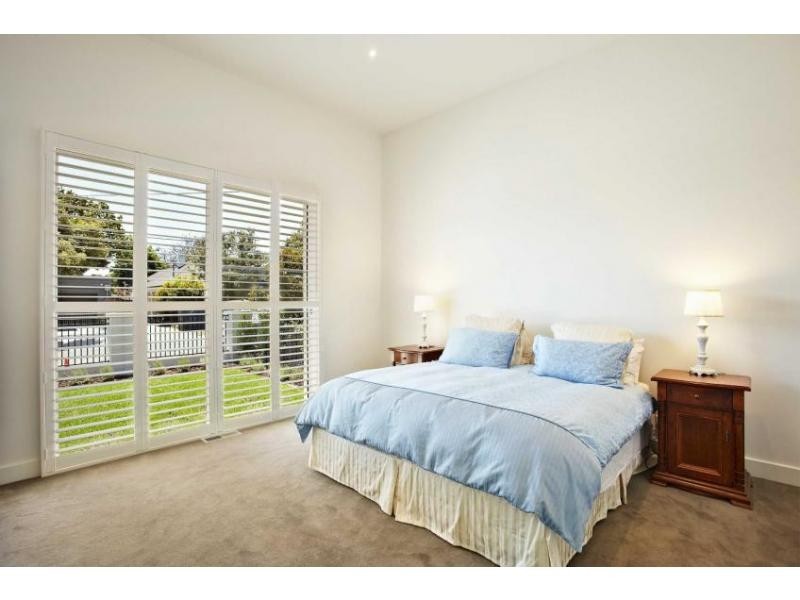 8 Young Street, Brighton VIC 3186