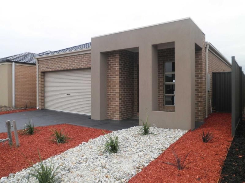 LOT 2095 HAWKSTONE Road, Wyndham Vale VIC 3024