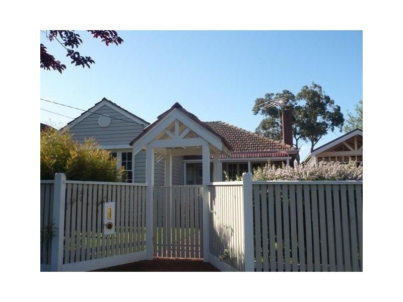 15 Charles Street, Cheltenham VIC 3192