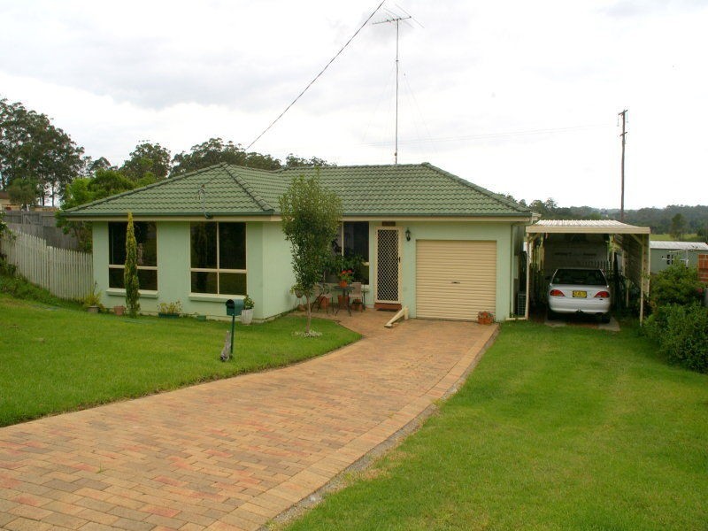 8 Yarrat Place, Wauchope NSW 2446