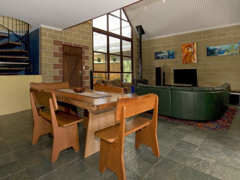 6 Cooinda Place, Lake Cathie NSW 2445