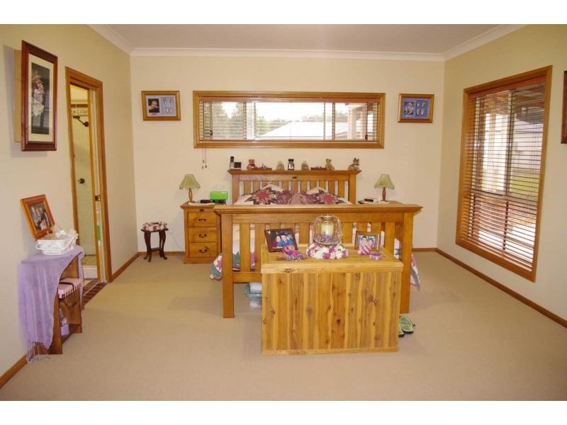 18 Moncrieff Close, King Creek NSW 2446