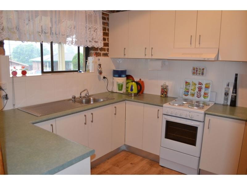 8 Marowin Place, Wauchope NSW 2446