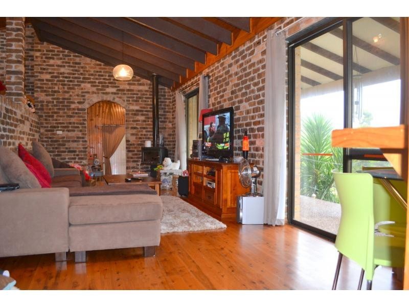 8 Marowin Place, Wauchope NSW 2446