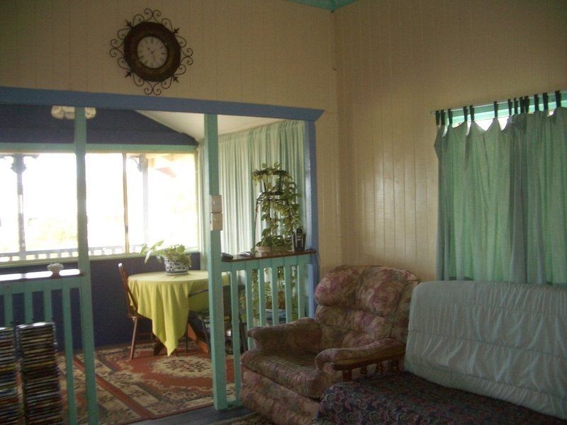 64 Redridge Crescent, Redridge QLD 4660