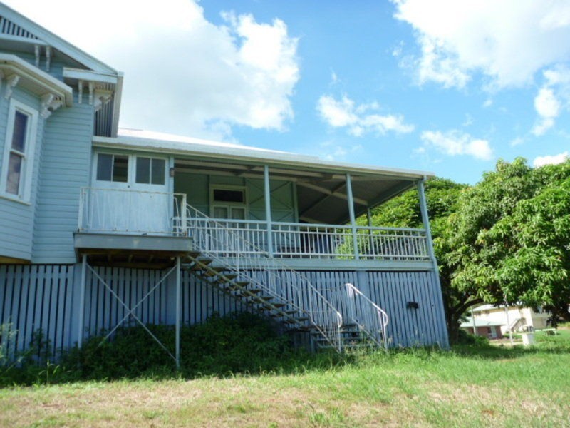 2 Nelson Street, Childers QLD 4660