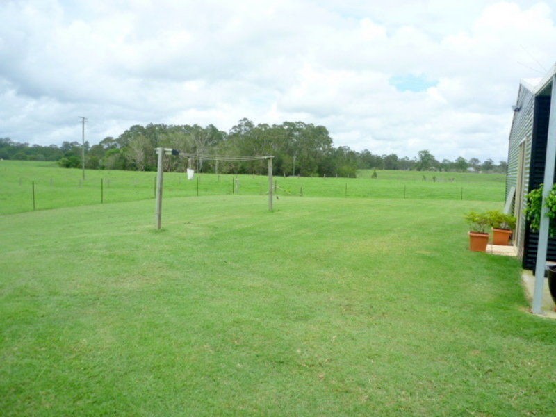 48 Smith Road, Howard QLD 4659
