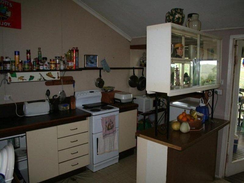 278 Mt Goonaneman Road, Dallarnil QLD 4621
