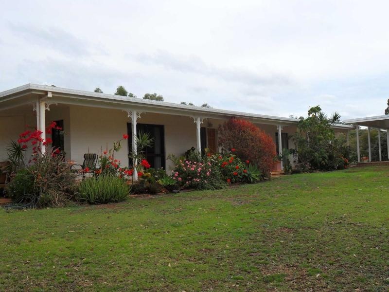 8049 Isis Highway, Dallarnil QLD 4621